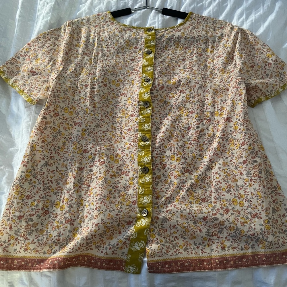 Madewell Button-Back Floral Top - Picture 3 of 5